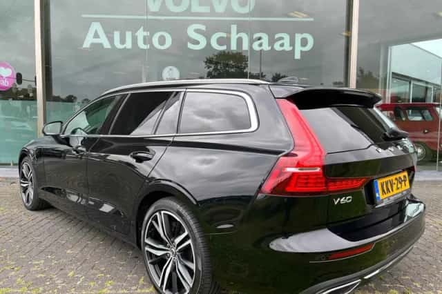 Volvo V60 (2021) thumbnail 3
