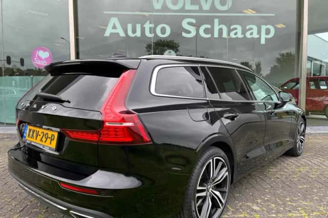 Volvo V60 (2021) thumbnail 5