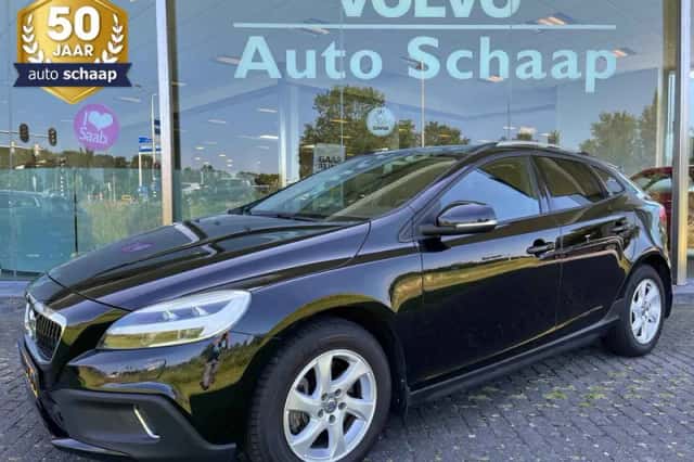 Volvo V40 Cross Country (2017) thumbnail 1
