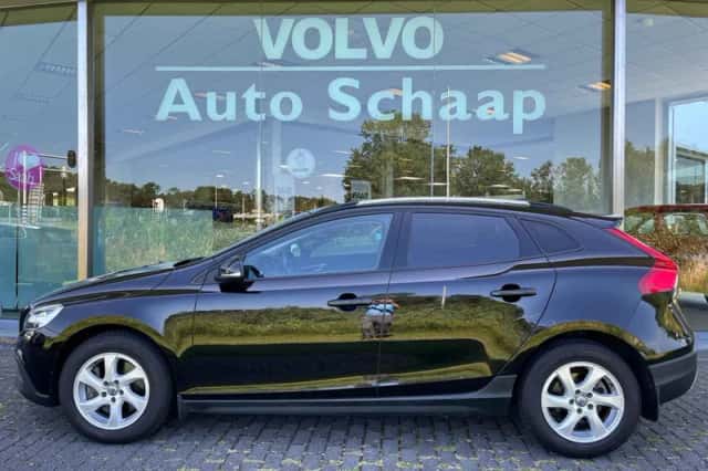 Volvo V40 Cross Country (2017) thumbnail 2