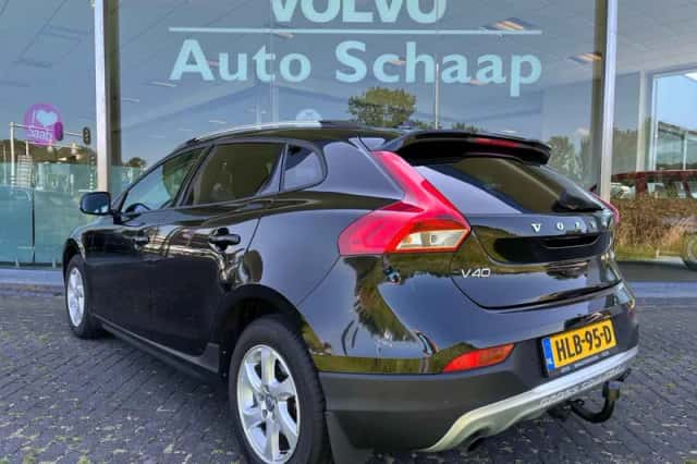 Volvo V40 Cross Country (2017) thumbnail 3