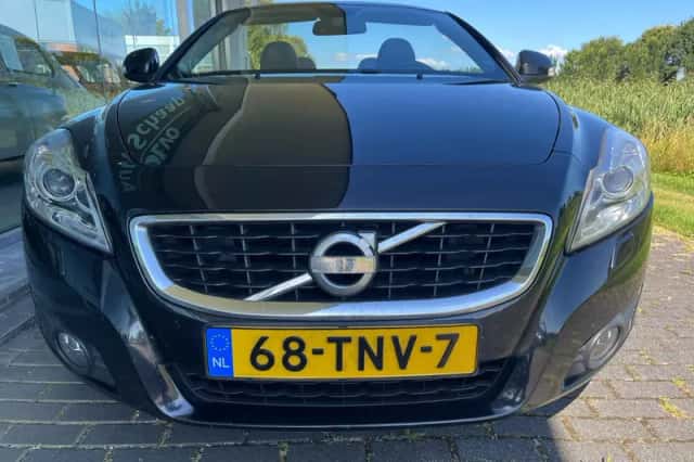 Volvo C70 (2011) thumbnail 4