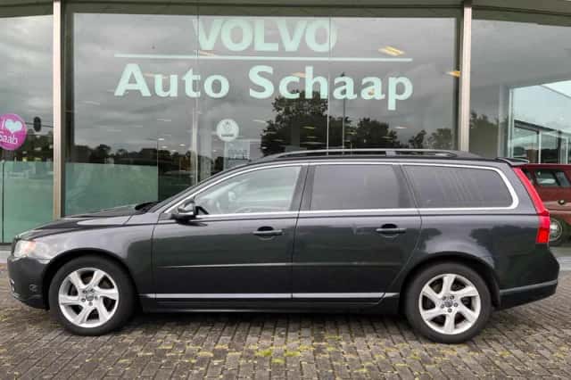 Volvo V70 (2012) thumbnail 2