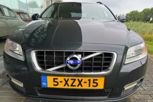 Volvo V70 (2012) thumbnail 4