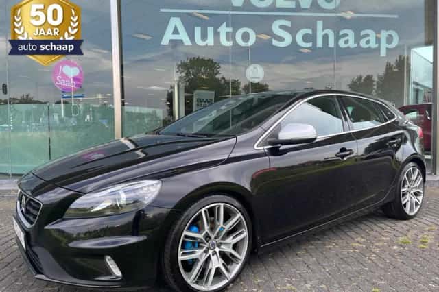 Volvo V40 (2016) thumbnail 1