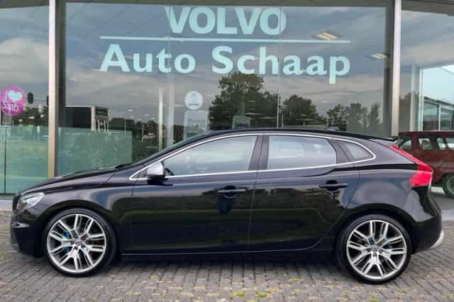 Volvo V40 (2016) thumbnail 2