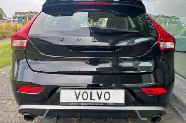 Volvo V40 (2016) thumbnail 5