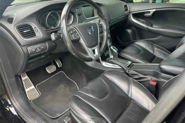 Volvo V40 (2016) thumbnail 6