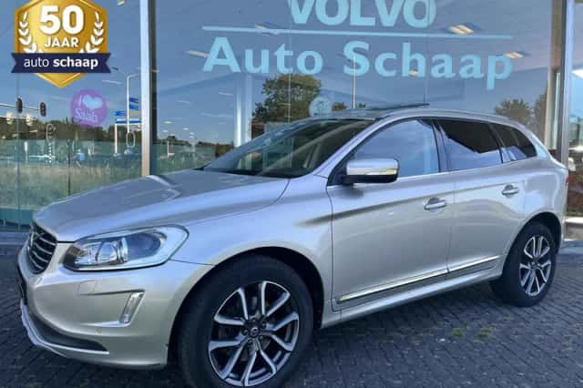 Volvo XC60 (2017) thumbnail 1