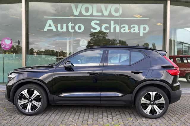 Volvo XC40 (2022) thumbnail 2
