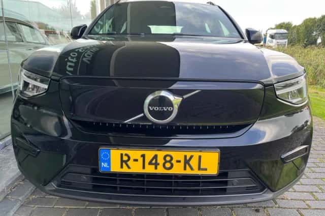 Volvo XC40 (2022) thumbnail 4