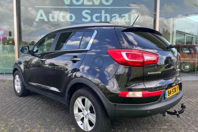 Kia Sportage (2012) thumbnail 3