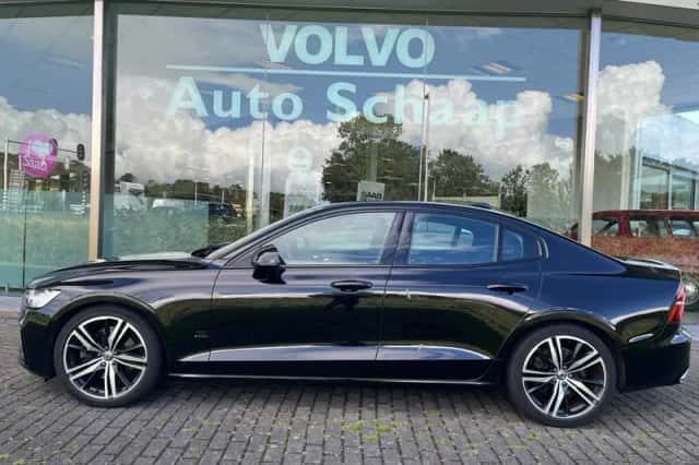Volvo S60 (2019) thumbnail 2