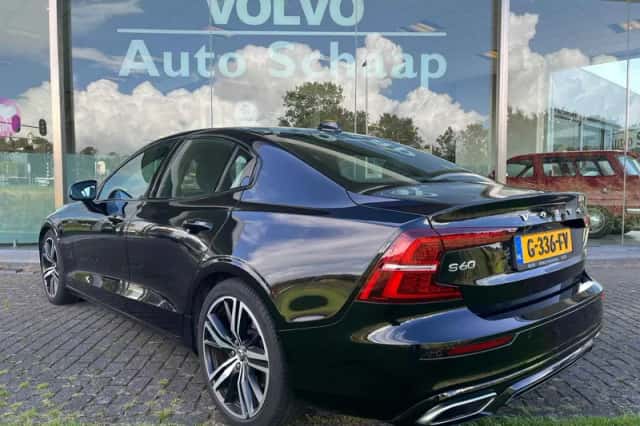 Volvo S60 (2019) thumbnail 3