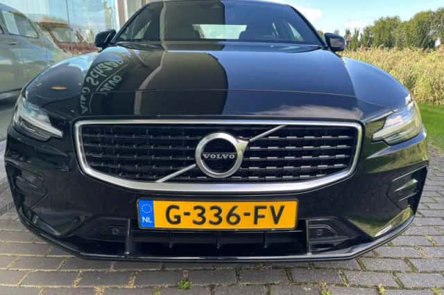 Volvo S60 (2019) thumbnail 4