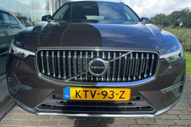 Volvo XC60 (2022) thumbnail 4