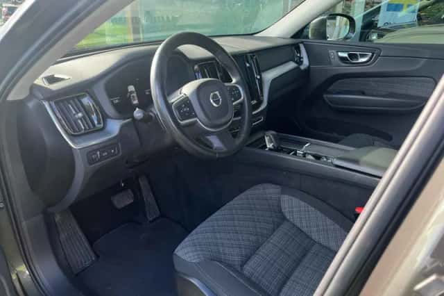 Volvo XC60 (2022) thumbnail 6