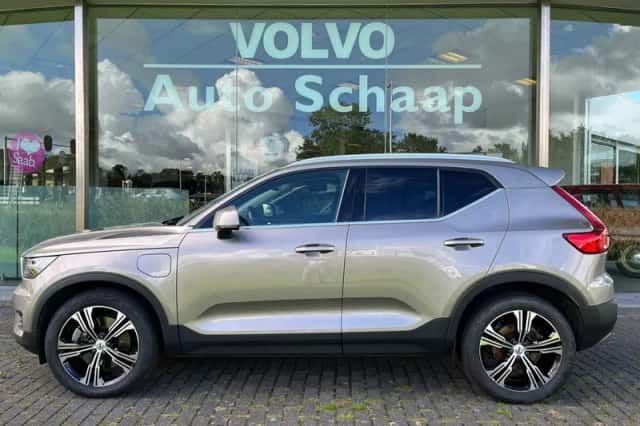 Volvo XC40 (2022) thumbnail 2