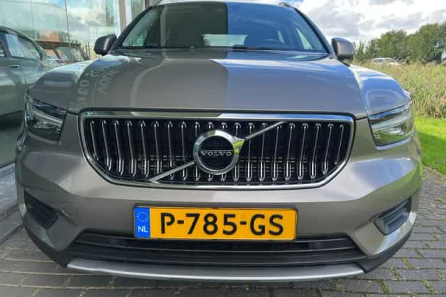 Volvo XC40 (2022) thumbnail 4