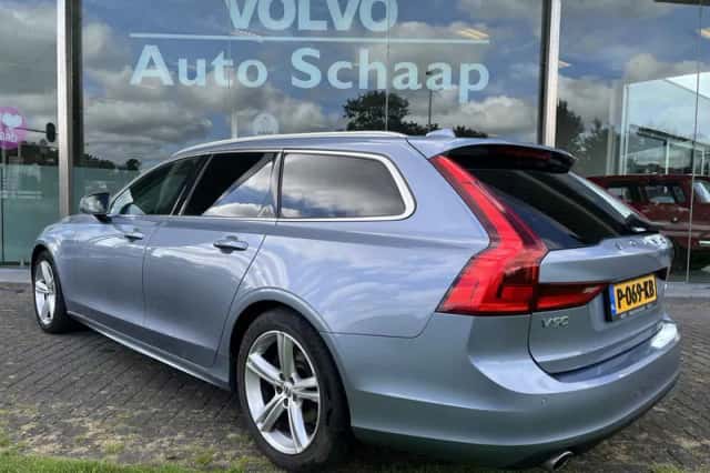 Volvo V90 (2018) thumbnail 3