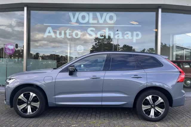 Volvo XC60 (2022) thumbnail 2