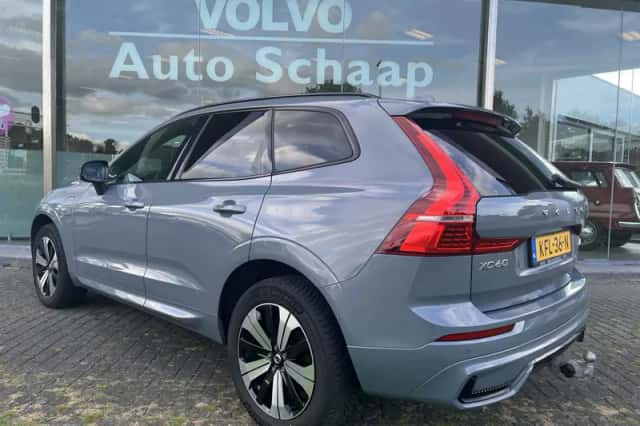 Volvo XC60 (2022) thumbnail 3