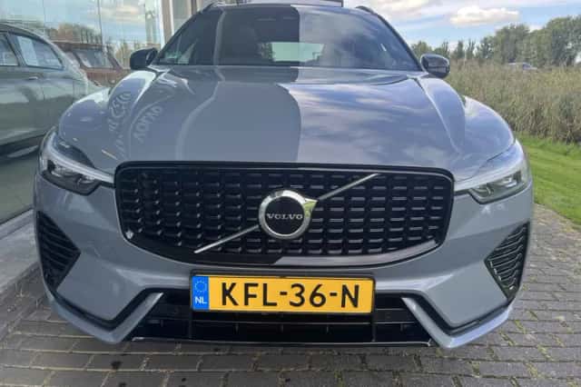 Volvo XC60 (2022) thumbnail 4
