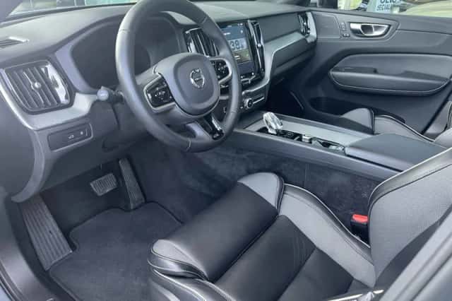 Volvo XC60 (2022) thumbnail 6