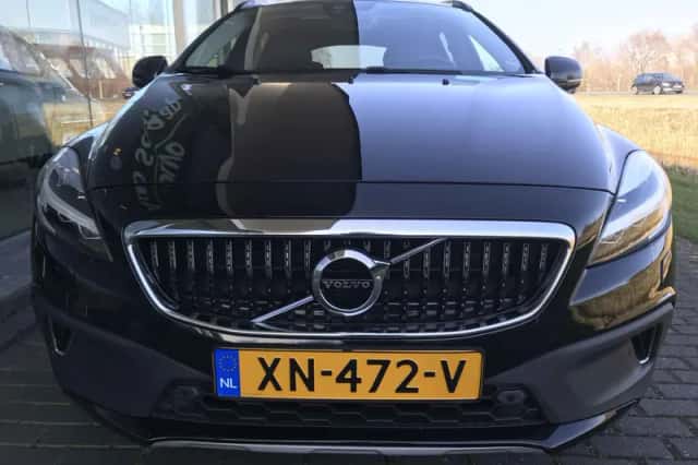 Volvo V40 Cross Country (2019) thumbnail 4