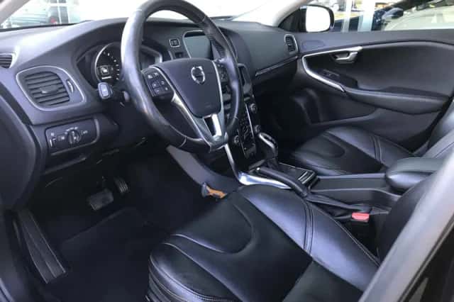 Volvo V40 Cross Country (2019) thumbnail 6