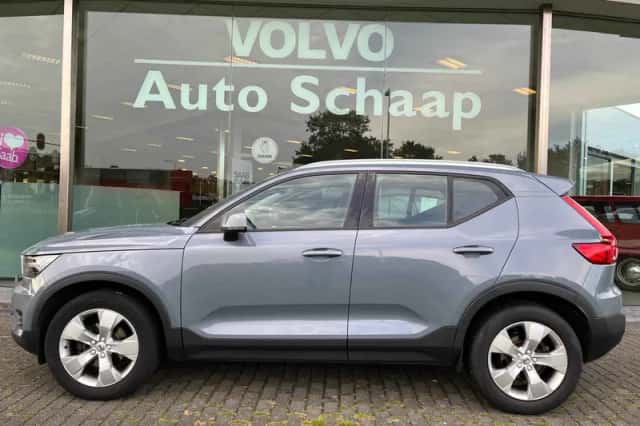 Volvo XC40 (2019) thumbnail 2