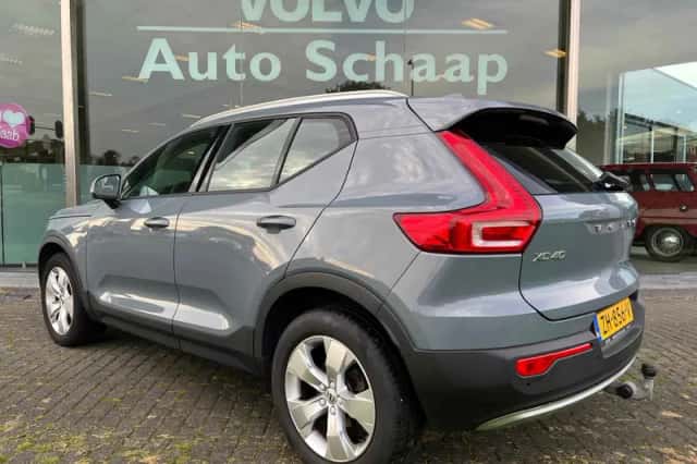 Volvo XC40 (2019) thumbnail 3