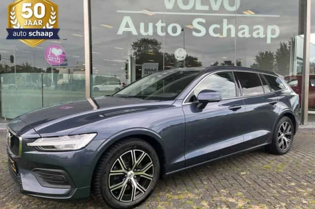 Volvo V60 (2023) thumbnail 1