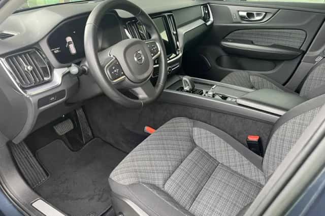 Volvo V60 (2023) thumbnail 6
