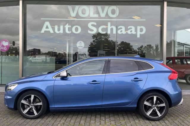 Volvo V40 (2018) thumbnail 2