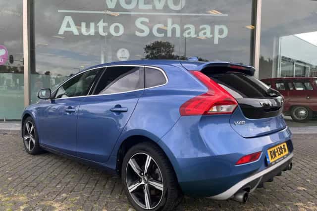 Volvo V40 (2018) thumbnail 3