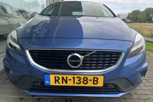 Volvo V40 (2018) thumbnail 4