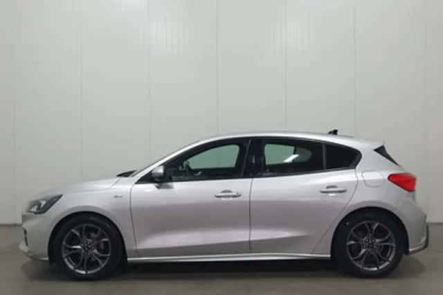 Ford Focus (2021) thumbnail 6