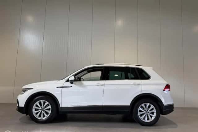 Volkswagen Tiguan (2022) thumbnail 4