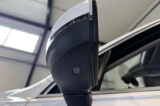 Volkswagen Tiguan (2022) thumbnail 6
