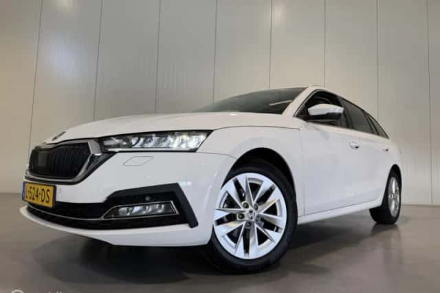 Škoda Octavia (2021) thumbnail 4