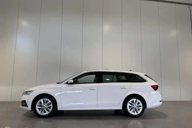 Škoda Octavia (2021) thumbnail 6