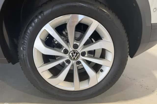 Volkswagen T-Roc (2024) thumbnail 6