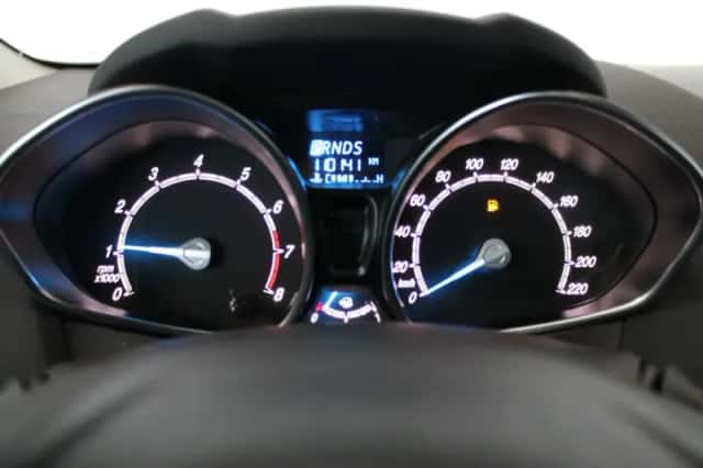 Ford Fiesta (2013) thumbnail 5