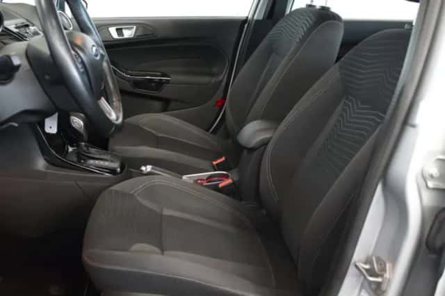 Ford Fiesta (2013) thumbnail 6