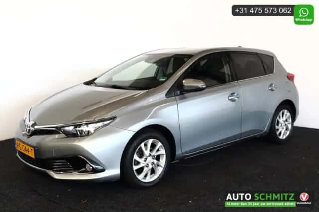 Toyota Auris (2017) thumbnail 2