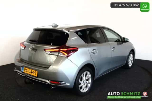 Toyota Auris (2017) thumbnail 4