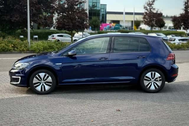 Volkswagen e-Golf (2018) thumbnail 2