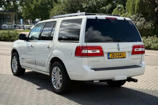 Lincoln Navigator (2007) thumbnail 3