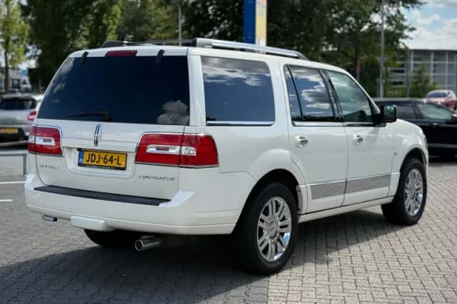 Lincoln Navigator (2007) thumbnail 5